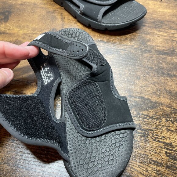 Nike Sunray Adjust Youth Size US 13C Kids' Water shoes - Picture 4 of 5